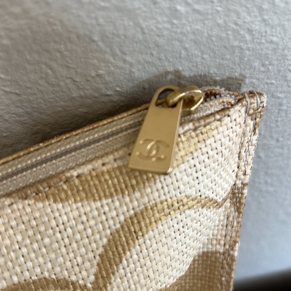 Chanel - Picture 2 of 6